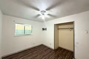 1233 Steinburg Ln, Fort Worth, TX 76134 - Photo 11
