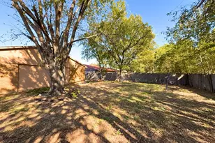 1233 Steinburg Ln, Fort Worth, TX 76134 - Photo 13