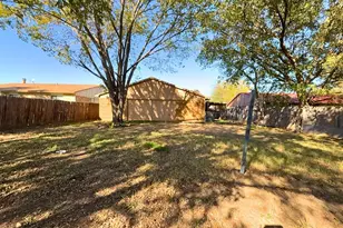 1233 Steinburg Ln, Fort Worth, TX 76134 - Photo 13
