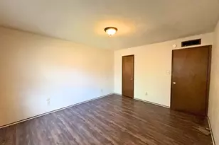 1233 Steinburg Ln, Fort Worth, TX 76134 - Photo 9