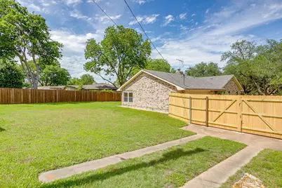 802 Shady Creek Drive, Cleburne, TX 76033 - Photo 7