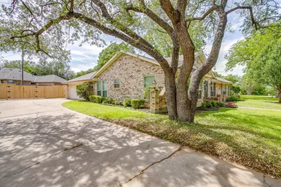 802 Shady Creek Drive, Cleburne, TX 76033 - Photo 5