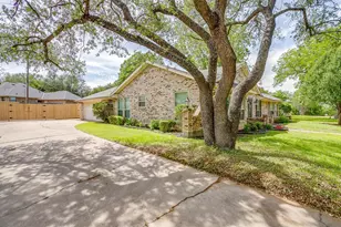 802 Shady Creek Dr, Cleburne, TX 76033 - Photo 5