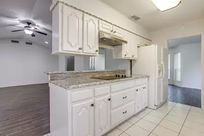 802 Shady Creek Drive, Cleburne, TX 76033 - Photo 15
