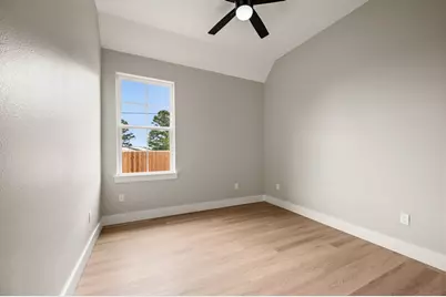 806 N Avenue E, Springtown, TX 76082 - Photo 17