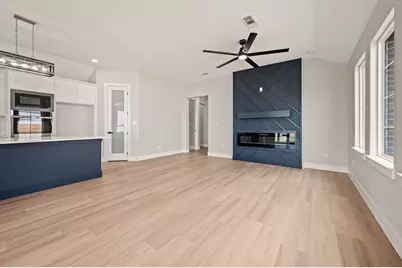 806 N Avenue E, Springtown, TX 76082 - Photo 5
