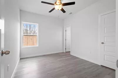 2222 Cedarwood Trail, Granbury, TX 76048 - Photo 5