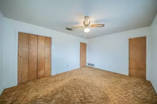 806 E Coral Way, Grand Prairie, TX 75051 - Photo 13