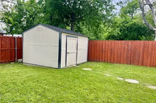 414 Goodyear St, Irving, TX 75062 - Photo 29
