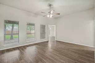 717 Oak Park Dr, Azle, TX 76020 - Photo 3
