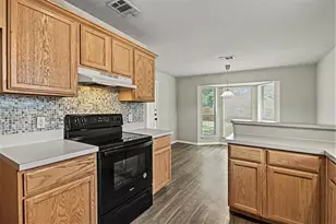717 Oak Park Dr, Azle, TX 76020 - Photo 5