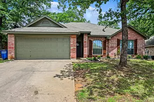 717 Oak Park Dr, Azle, TX 76020 - Photo 1