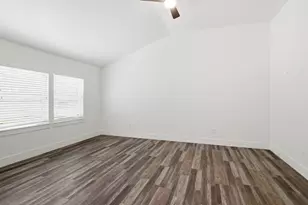 105 Anderson St, Burleson, TX 76028 - Photo 9