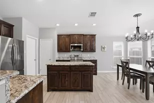 924 Crowder Dr, Crowley, TX 76036 - Photo 9