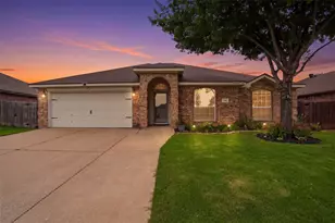 924 Crowder Dr, Crowley, TX 76036 - Photo 1