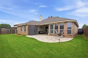 924 Crowder Dr, Crowley, TX 76036 - Photo 21