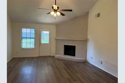 112 Cinnamon Lane, Euless, TX 76039 - Photo 3