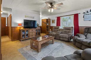 815 S 8th Ave, Teague, TX 75860 - Photo 7