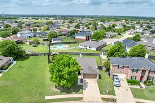 1325 Downwood Dr, Burleson, TX 76028 - Photo 33