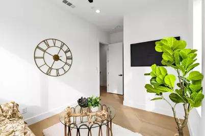 815 E 5th Avenue #209, Dallas, TX 75203 - Photo 15