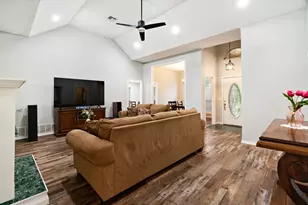 2735 Meadow Ln, Reno, TX 75462 - Photo 9