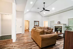 2735 Meadow Ln, Reno, TX 75462 - Photo 11