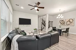 612 Courtyard Ln, Irving, TX 75039 - Photo 11