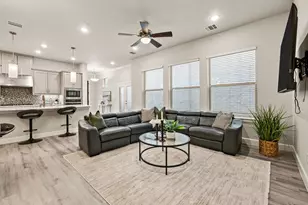 612 Courtyard Ln, Irving, TX 75039 - Photo 13