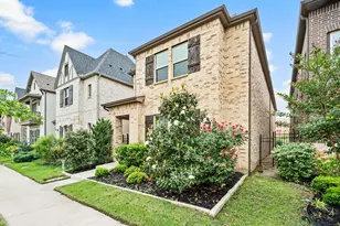 612 Courtyard Ln, Irving, TX 75039 - Photo 3