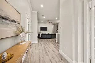 612 Courtyard Ln, Irving, TX 75039 - Photo 9