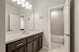 612 Courtyard Ln, Irving, TX 75039 - Photo 35
