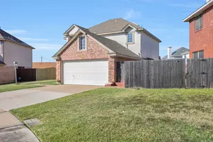 2554 Melissa Ct, Carrollton, TX 75006 - Photo 3