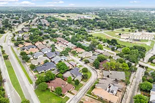901 Shady Creek Ln, Bedford, TX 76021 - Photo 33