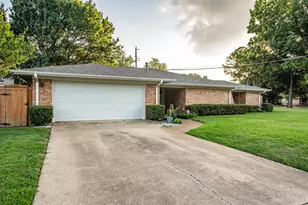 2909 Hillcrest Dr, Irving, TX 75062 - Photo 3