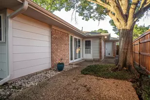 2909 Hillcrest Dr, Irving, TX 75062 - Photo 31