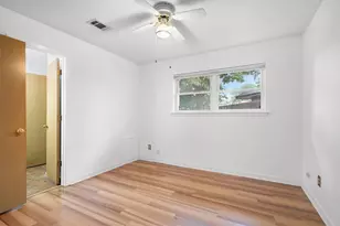 2909 Hillcrest Dr, Irving, TX 75062 - Photo 27