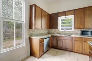310 E 3rd St, Mt Pleasant, TX 75455 - Photo 13