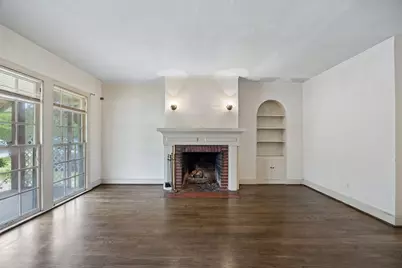 106 N Briscoe Boulevard, Dallas, TX 75211 - Photo 1