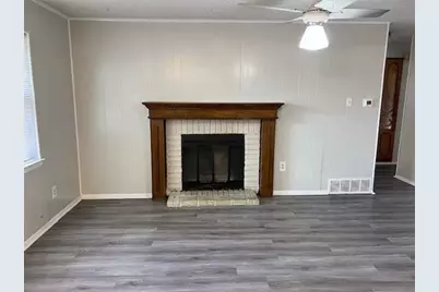 806 Phillips Drive, Ennis, TX 75119 - Photo 7