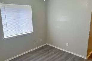 806 Phillips Dr, Ennis, TX 75119 - Photo 15