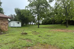 1016 Karen Ln, Goldthwaite, TX 76844 - Photo 5