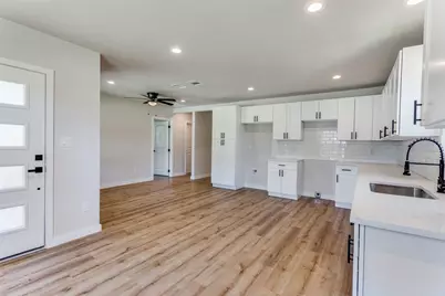 1104 E Mulkey Street, Fort Worth, TX 76104 - Photo 9