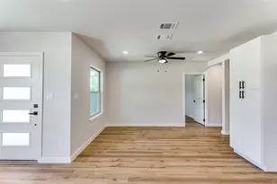 1104 E Mulkey St, Fort Worth, TX 76104 - Photo 7