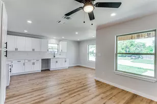 1104 E Mulkey St, Fort Worth, TX 76104 - Photo 15