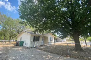 1813 Wayne St, Denton, TX 76209 - Photo 3