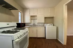 1813 Wayne St, Denton, TX 76209 - Photo 9