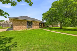 1318 Fairway Dr, Graham, TX 76450 - Photo 3