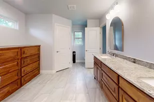 2615 San Gabriel Dr, Granbury, TX 76048 - Photo 11