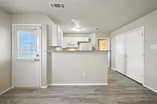 1317 Village Garden Dr, Azle, TX 76020 - Photo 9