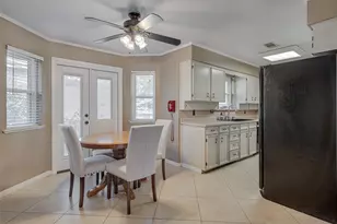 1910 New Castle Ct, Arlington, TX 76013 - Photo 21
